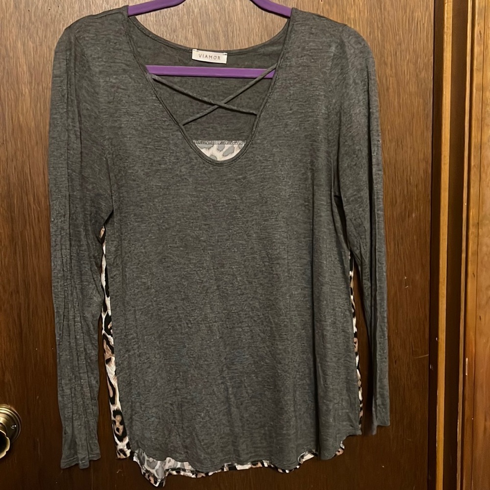 Boutique Long Sleeve Leopard Blouse